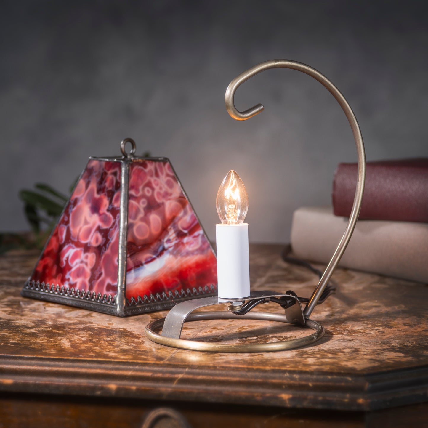 Red Stained Glass Accent Lamp or Night Light | LAM 718-1