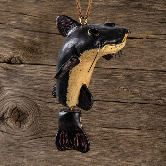 Catfish ornament with jointed tail fin 
