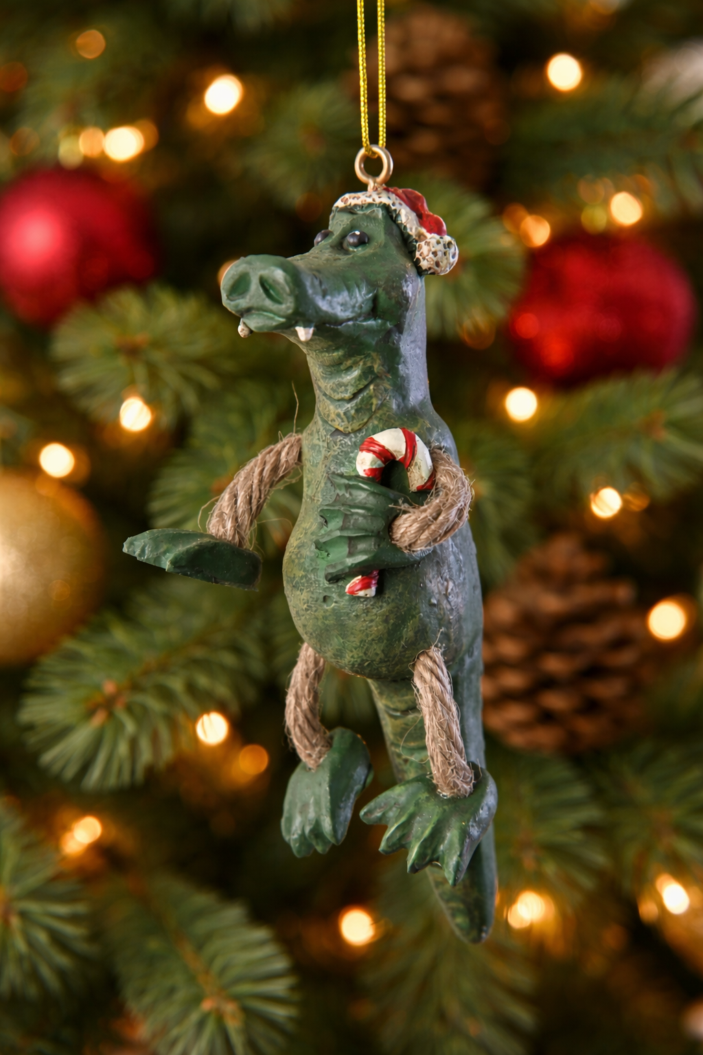 Bac 118 Alligator Ornament with Santa Hat